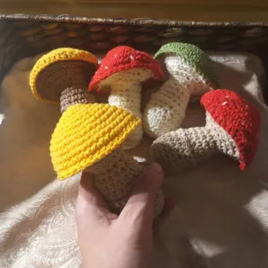 Вязаные грибы