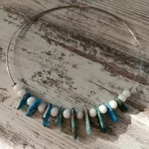 Чокер с кианитом и моржовой костью