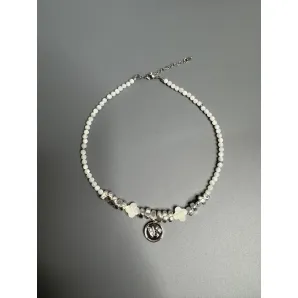 Чокер из натурального перламутра и гематита, с подвеской с бабочкой