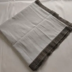 Льняная скатерть с кружевом по краю 155х225 см. Ручной крой. В наличии.