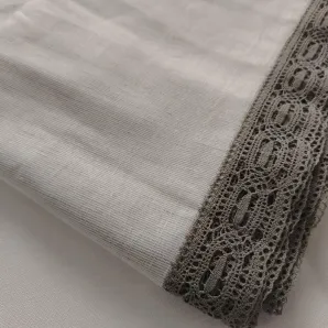 Льняная скатерть с кружевом по краю 155х225 см. Ручной крой. В наличии.