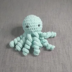 вязаная игрушка осьминог