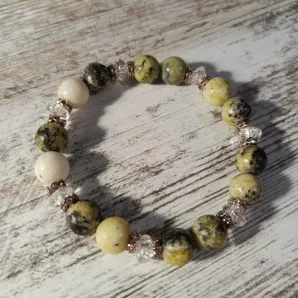 Браслет из серпентинита с хрусталем