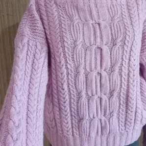 Свитер вязаный