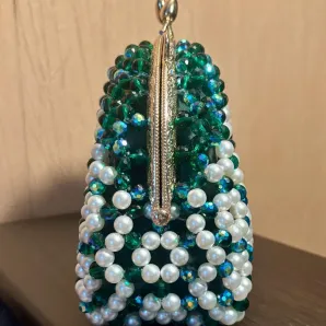 Сумочка из бусин в винтажном стиле