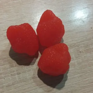 Мыло в виде клубники