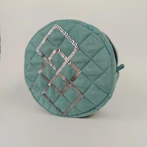 Косметичка ручной работы, с вышивкой, текстильная