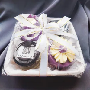 Свечи подарок на 8 марта набор