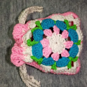 вязаный мешочек своими руками из ажурных квадратиков