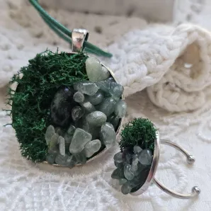 Комплект с цоизитом с рубином и нефритом