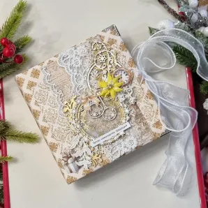 Фотоальбом ручной работы на 30 фотографий в подарочной упаковке с открыткой