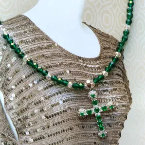 Чокер зеленая шпинель и крестик с цирконами