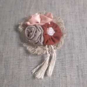 Текстильная брошь в стиле бохо