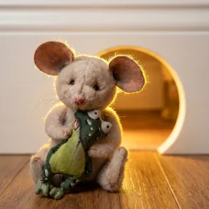 Игрушка мышонка