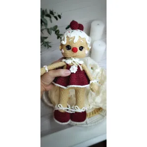 Вязаная игрушка-куколка "Пряня"