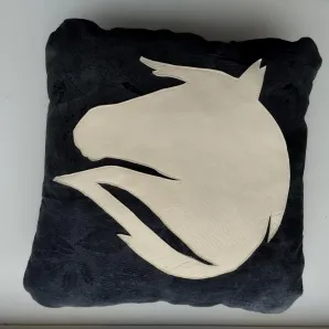 Декоративная подушка из натуральной кожи