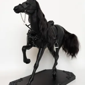 Вороной конь