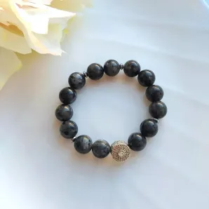 Женский браслет-талисман из лабродорита