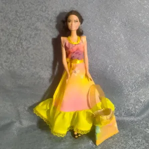 Платье для куклы Барби