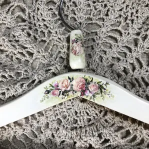 Вешалка-плечики на основе винтажных