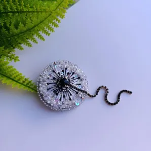 Брошь Одуванчик белый с чёрной серединкой