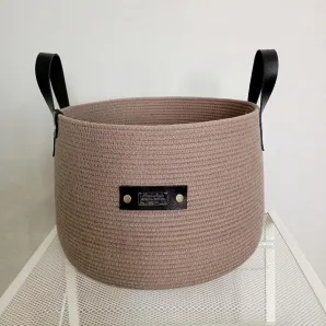 Корзина для хранения с черными ручками