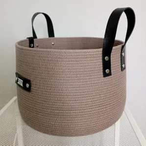 Корзина для хранения с черными ручками