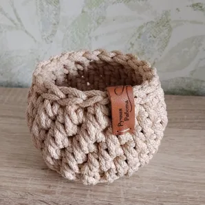 Корзинка вязаная