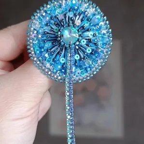 Брошь Одуванчик голубой