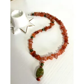 Колье из сердолика, нефрита и яшмы