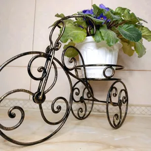 Кованая цветочница "Велосипед".