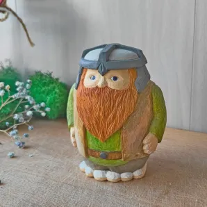 Фигурка из дерева "Гном Дори"