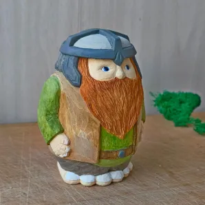 Фигурка из дерева "Гном Дори"