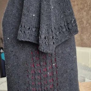 Футболка из кашемира.