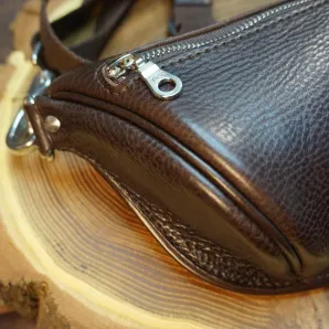 Поясная сумка из натуральной кожи