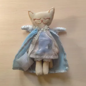 текстильная кукла Спящий ангел котенок