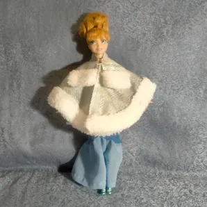 Одежда, пончо для куклы Анны из мультфильма "Холодное сердце"