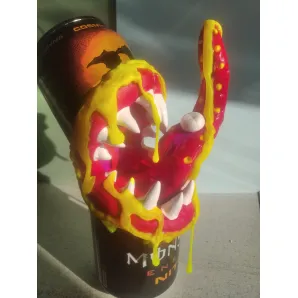 Монстр из банки MONSTER ENERGY