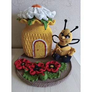 Вязаный детский органайзер Пчела