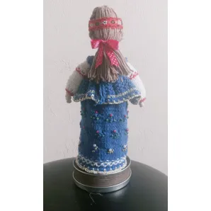 Вязаная кукла-оберег