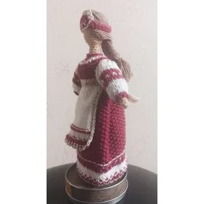 Вязаная кукла-оберег