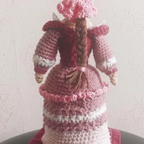 Вязаная кукла-оберег