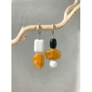 Асимметричные серьги с симбирцитом, белым и черным агатом ручной работы | Серьги в стиле геометрия с натуральными камнями