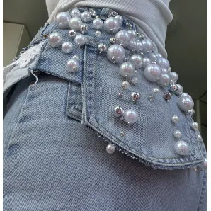 Авторская джинсовая баска с белым кружевом и бусами «жемчуг»