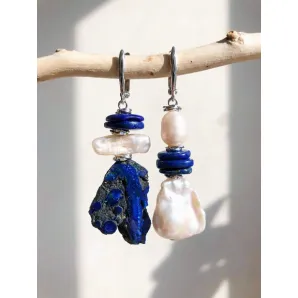 Асимметричные серьги с азуритом, премиальным барочным жемчугом и лазуритом ручной работы