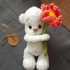 Мишка с цветочком