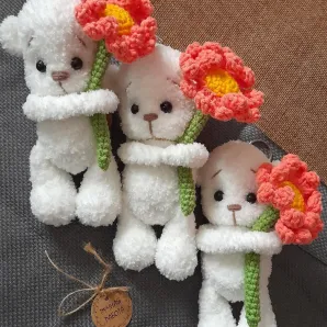 Мишка с цветочком