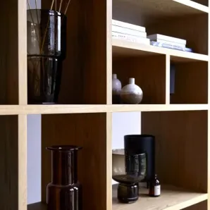 Высокий книжный шкаф EYOTA массив дуба