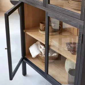 Витрина из массива ясеня CARMEN