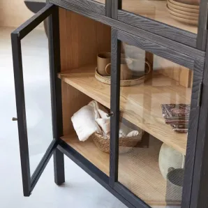 Витрина из массива ясеня CARMEN